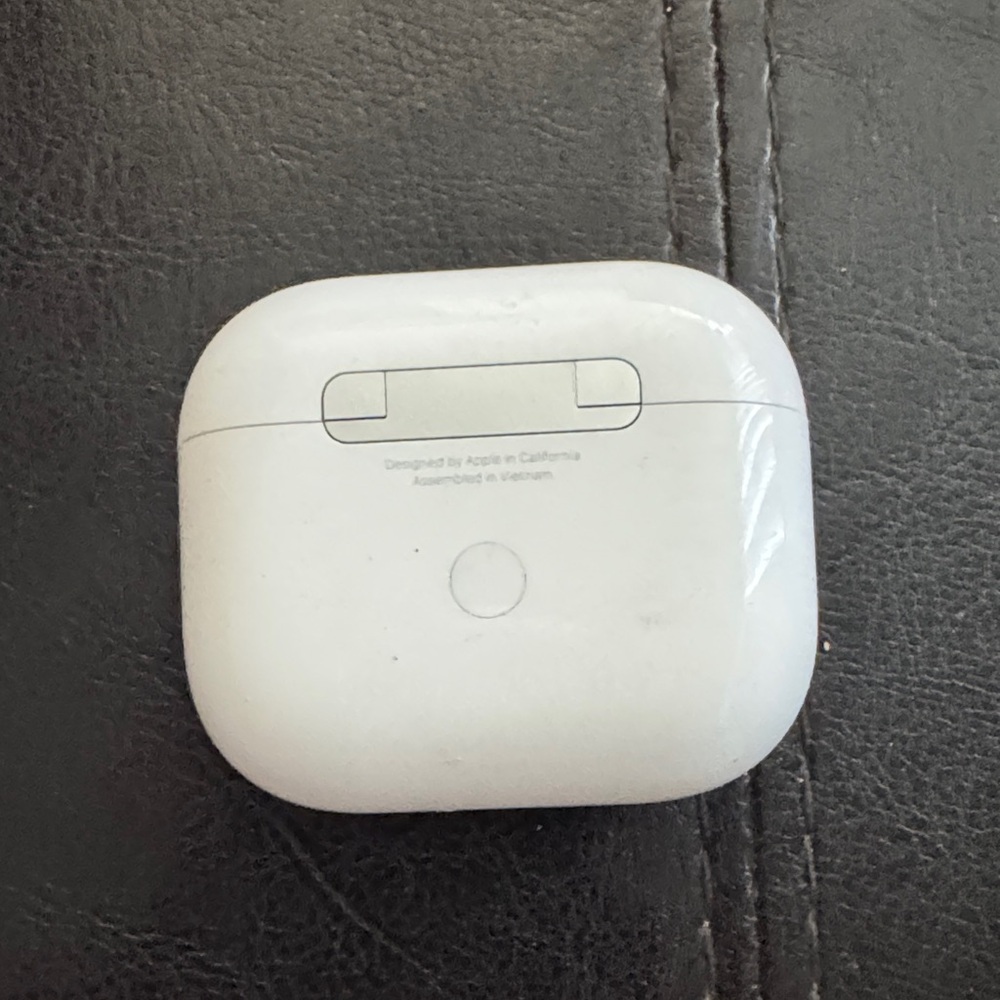 Air pods 3 only one of the pods works - Picture 3 of 10